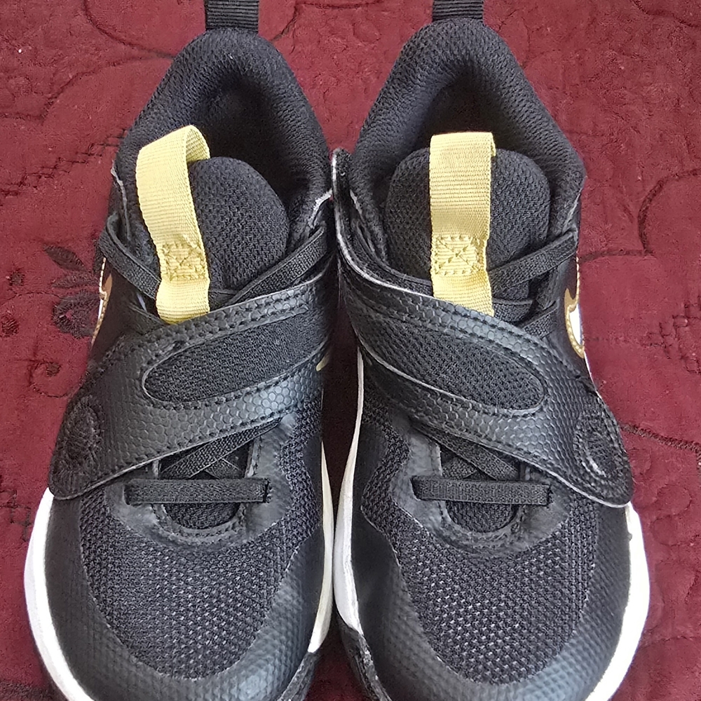 Nike Kids Black and Yellow Hook-and-Loop Sneakers